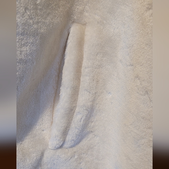 NWT Liz Claiborne faux fur vest - Picture 4 of 8